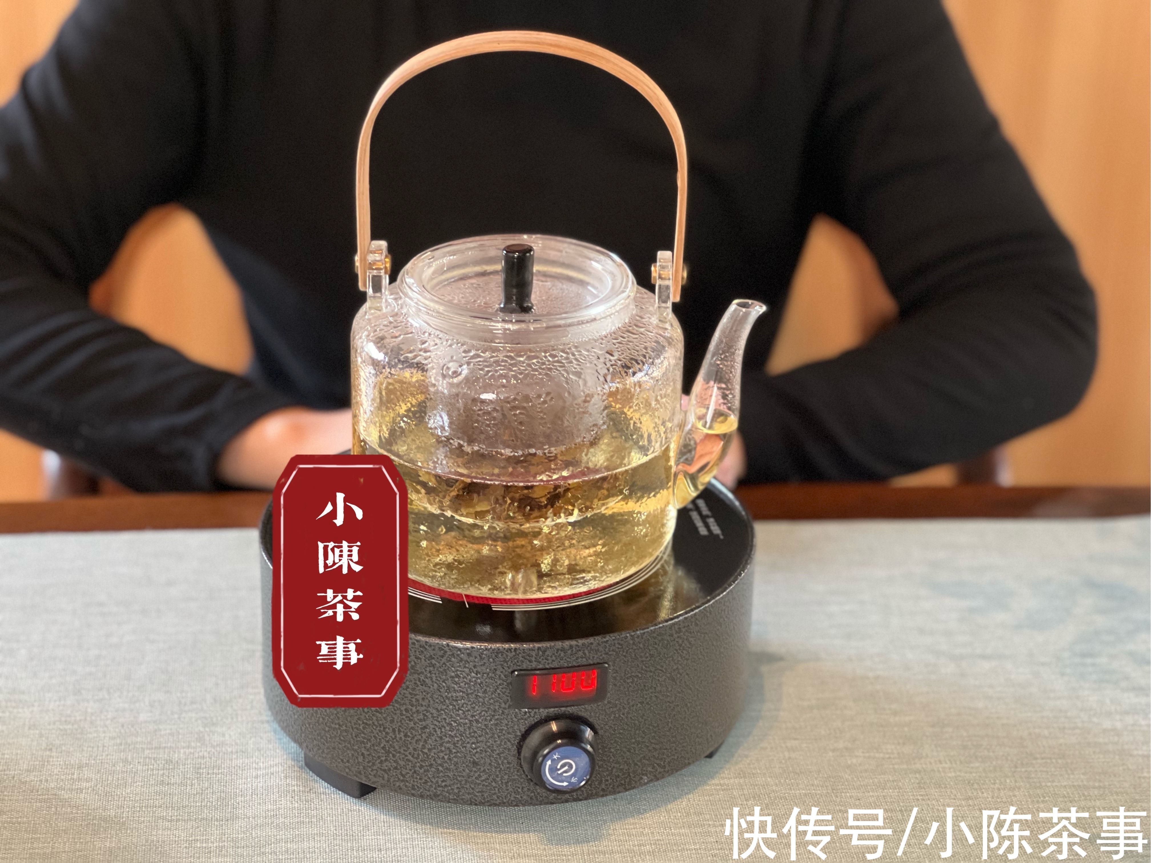 茶汤$为什么老白茶的汤色很红，看起来像红茶？3个原因拨开茶汤迷雾