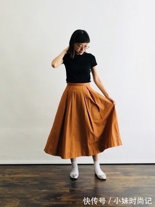 喇叭裙|可以搭配袜子穿的办公休闲装穿搭