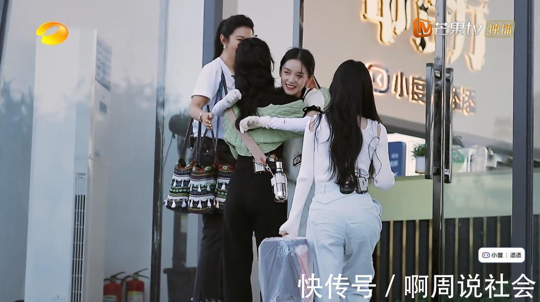 中餐厅5|《中餐厅5》到底有多假客人吃到生米线不吭声，赵丽颖反应得体