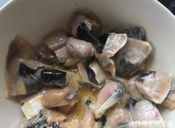 做酸菜鱼时,只要多加这1步,不仅鱼片不散不碎,还鲜香滑嫩!
