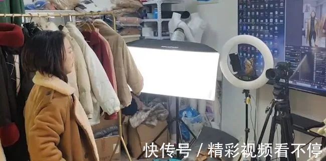 不做藝人的時候最想做的是什么？楊穎：賣面包。王源：開火鍋店