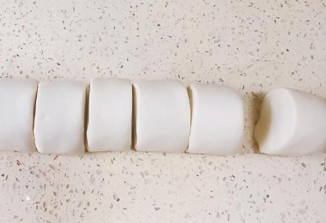 松软|馒头一凉就发硬?面点师傅教我3招,馒头松软香,放冷了也不硬