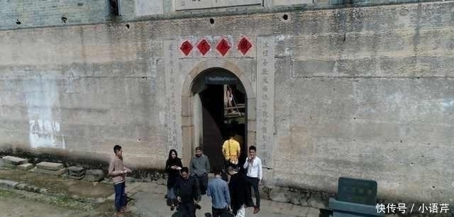 上世纪,水库放入两条小鱼,竟是淡水之王幼鱼,现在失控成灾