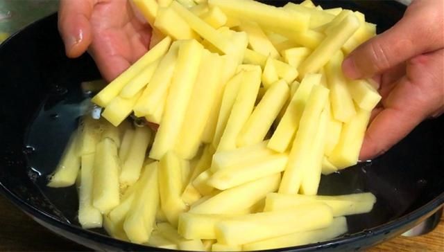 手软|入秋后,碰到此菜别手软,一次煮好存冰箱,随吃随取,特省事