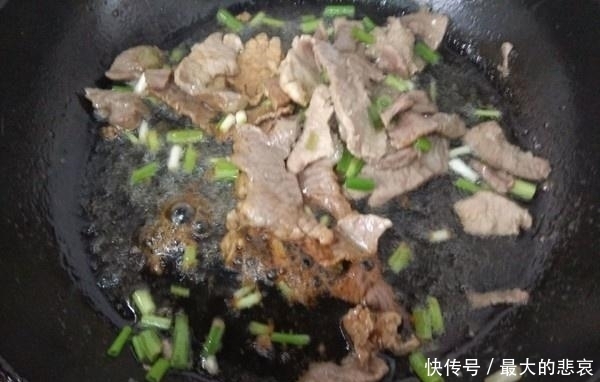 别再吃钙片了,吃再多也不及“它”,每天1勺,腰好腿好容颜不老