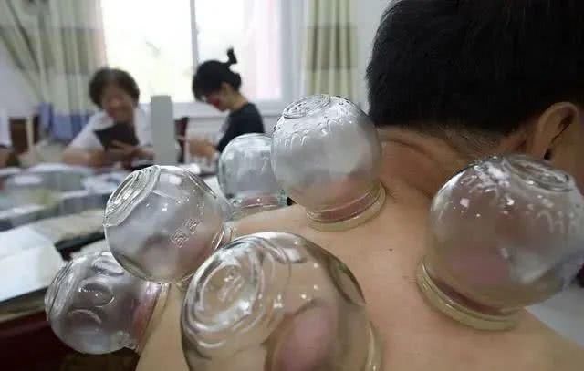 祛湿“最猛”的，不是拔罐，而是4件小事，若你坚持，湿气会绕行