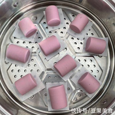 就让这道好吃不上火的紫薯馒头，温暖你这个冬天吧