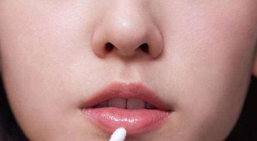 哑光系|女生这种唇形,被男生称为“撩汉唇”看一眼就觉得心潮澎湃