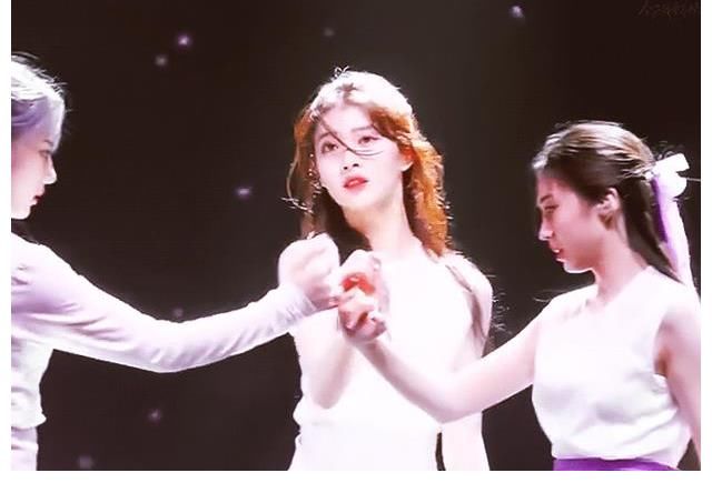 沈小婷從C位掉到16名，外國人也覺得離譜，明白這節(jié)目為啥挨罵了