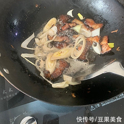 美味|这道家庭版豆角茄子烩菜 美味易上手，家人天天求我做