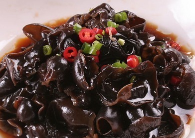 醋泡木耳|用醋泡一物，坚持睡前吃两口，体内毒素排得干干净净，肚子也平了