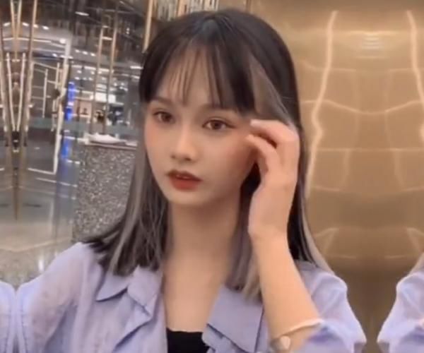 新发型|女孩换了款气质型挂耳染发,看到最后男生们不淡定了,女生:有点嫉妒了