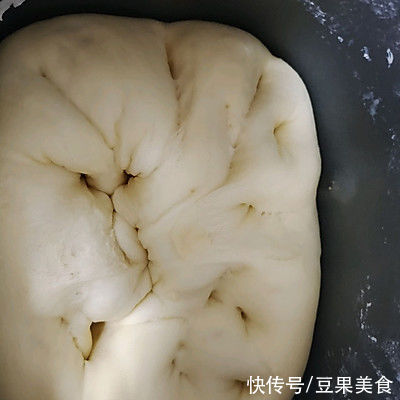 想要吃得健康，还是得吃法式蒜香小餐包