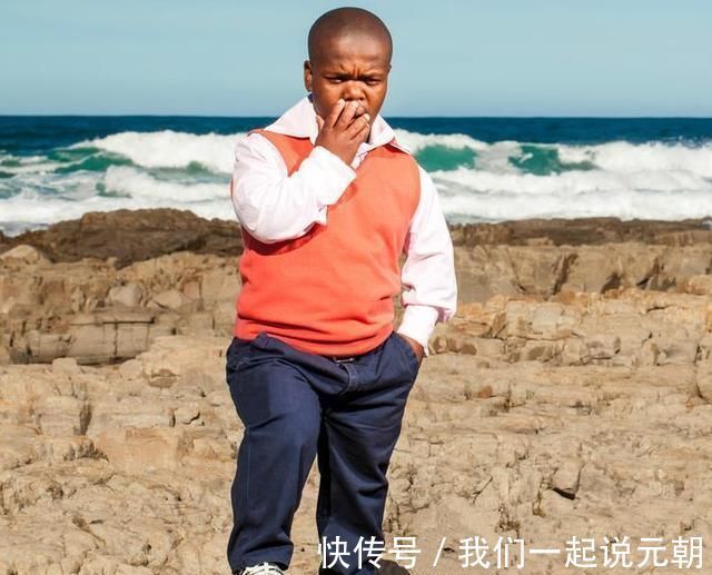 矮小症|孩子个子矮,是“矮小症”还是“发育晚”,用3个方法就能辨别!