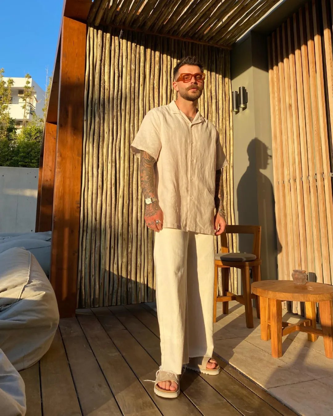 w英国大胡子玩转莫兰迪配色，适用于每个年龄段男性的高级穿搭