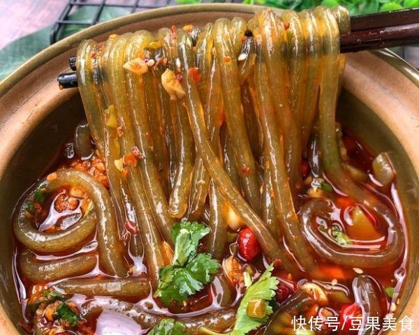 秘制家庭酸辣粉一出锅，方圆十里都飘香