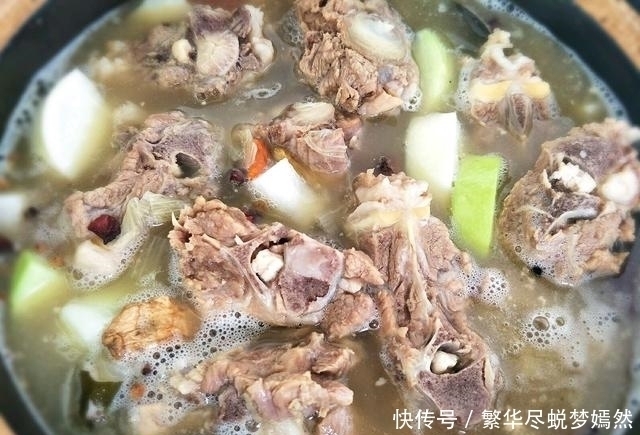 苏东坡都爱吃的“羊蝎子”,为何在南方没有流行起来