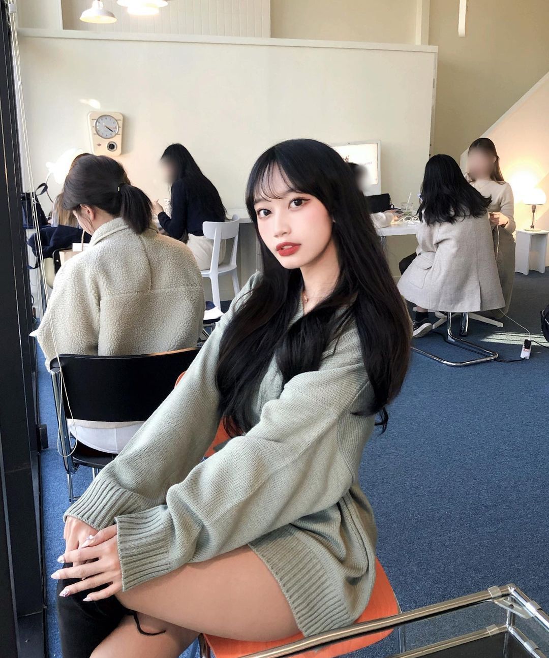 搭配|初秋女孩街拍时尚穿搭, 打扮不老气, 简约大方就很美