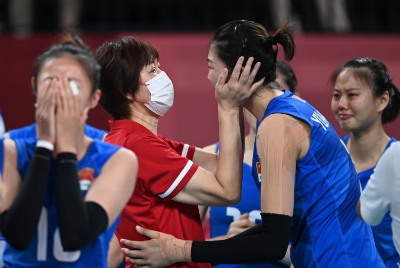 女排|郎平问心无愧！中国女排精神犹在，未来仍有望重掌帅印
