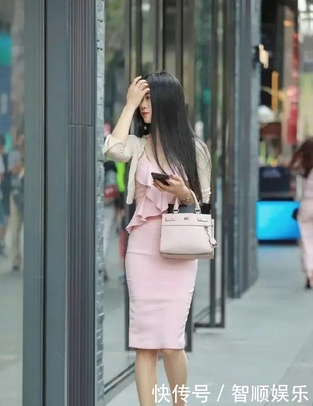 肩宽|连衣裙穿搭也可以酷酷哒,瞬间提高美丽气质,时尚圈中不败的神话