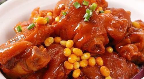 黃豆|女人45歲多吃此菜，“雌激素”和“膠原蛋白”雙補(bǔ)，70歲不顯老！