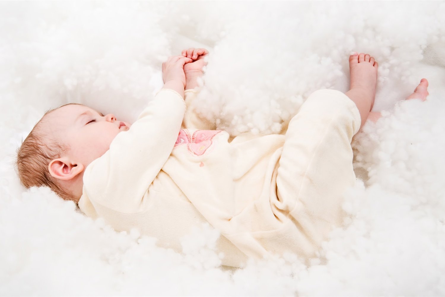 睡眠|天凉宝妈更应注意孩子睡眠，1招避孩子蹬被，不让娃成“鼻涕孩”