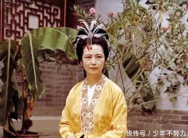 《红楼梦》贾母为何一直拖着宝黛婚事不落实?看明白的人太少