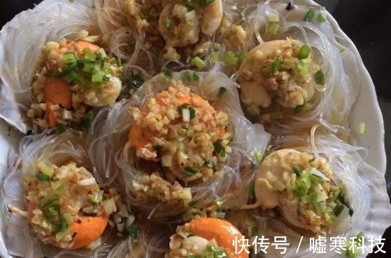 穷亲戚请吃饭,大家都不愿意去,饭菜上桌后集体打脸了……