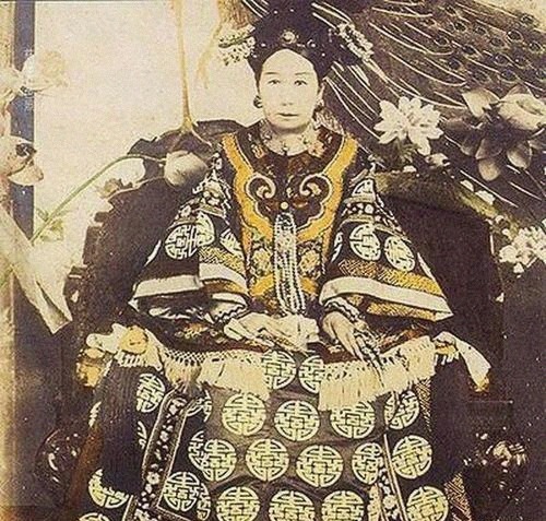 修复|慈禧年轻时有多美？把容貌修复到25岁，网友：她俩是同一个人？