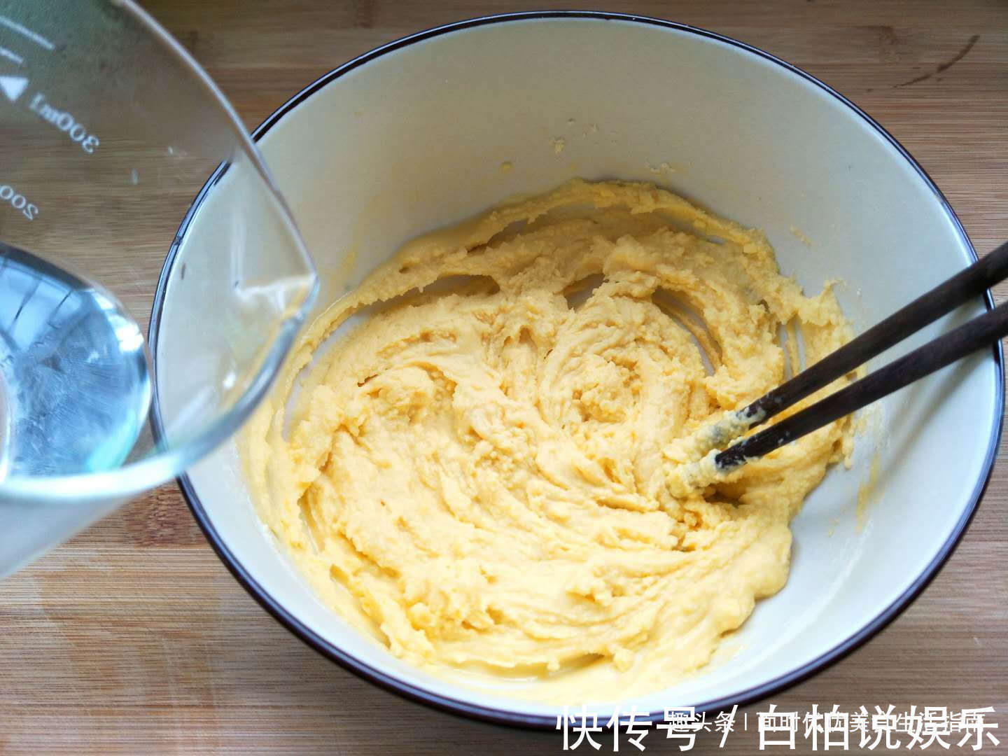 小面姨|玉米面独特做法，开水一烫，不蒸不烙，松软又酥脆，比面包还好吃