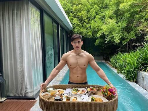 胸肌|俊俏型男有一身漂亮肌肉,胸肌、腹肌、臂肌紧实,人鱼线性感撩人