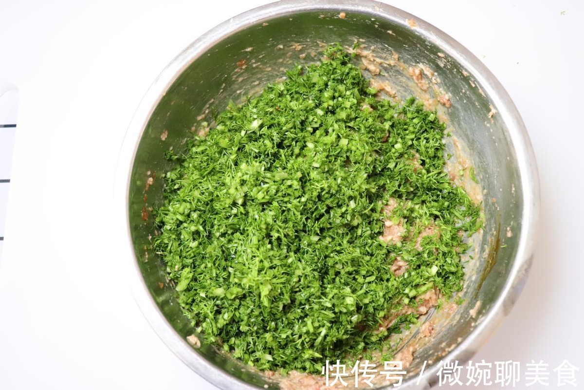 猪肉馅|全家坐在一起吃饺子,味道香浓,营养价值极高