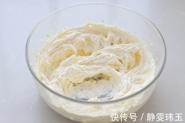 黄油|经典蓝罐曲奇在家做，香酥细腻一碰就掉渣，孩子说比外面买的好吃