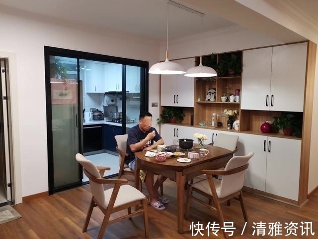 电视背景墙|一家三口终于幸福入住,电视墙非常实用,再多东西都能装,晒晒