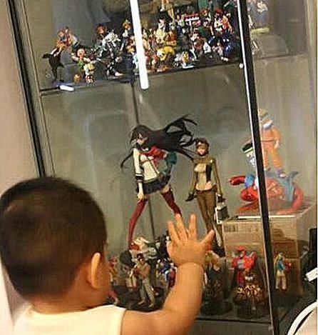 家长|熊孩子摔坏20万“手办”,家长态度强硬一堆破塑料,别想讹钱