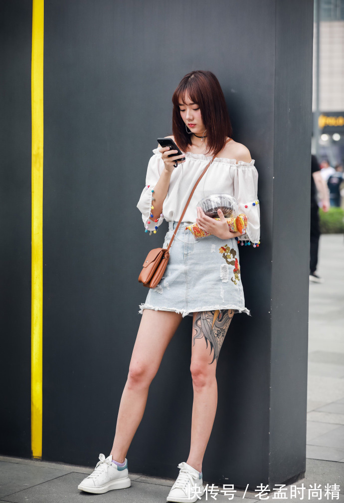 女神|成都街拍,靓丽半身裙,轻松打造女神范!