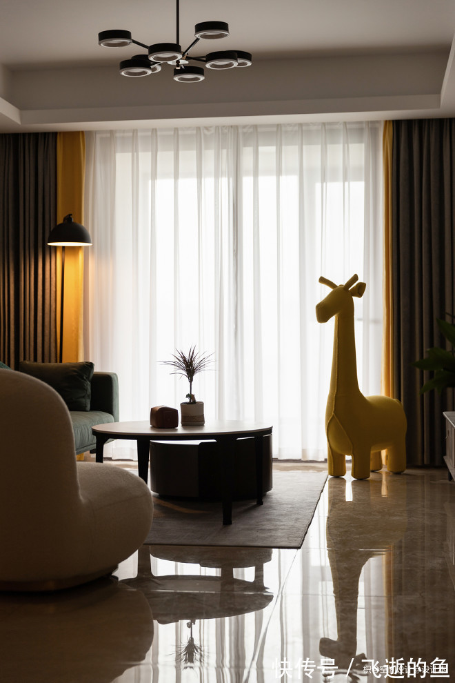 透明柜|123㎡入户透明柜面+亲子墙，超温馨！