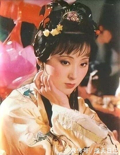 贾元春!北静王为何要参加秦可卿的葬礼?