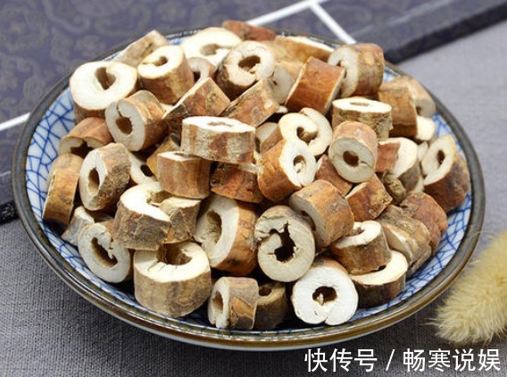 何首乌|三味药泡茶喝,坚持半个月,黑眼圈、眼袋通通全消失,越变越美