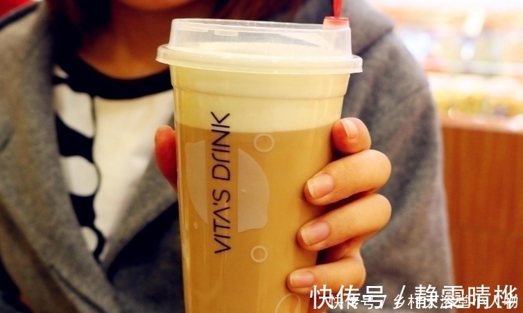 孩子|这3种饮品,就算孩子死缠烂打,家长也不要轻易给孩子,危害太大