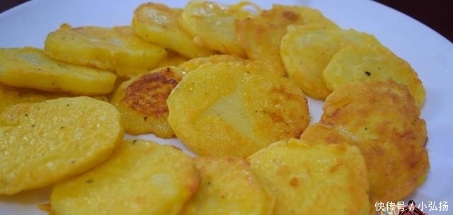 土豆煎饼最好吃的做法,简单美味又馋人,看看你喜欢吃不?