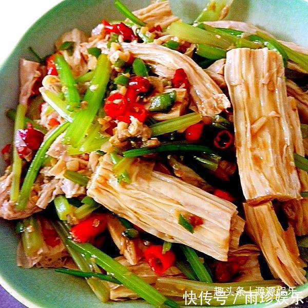 美食推荐辣拌腐竹,麻辣鸡翅土豆,梅菜扣肉,红油百叶的做法