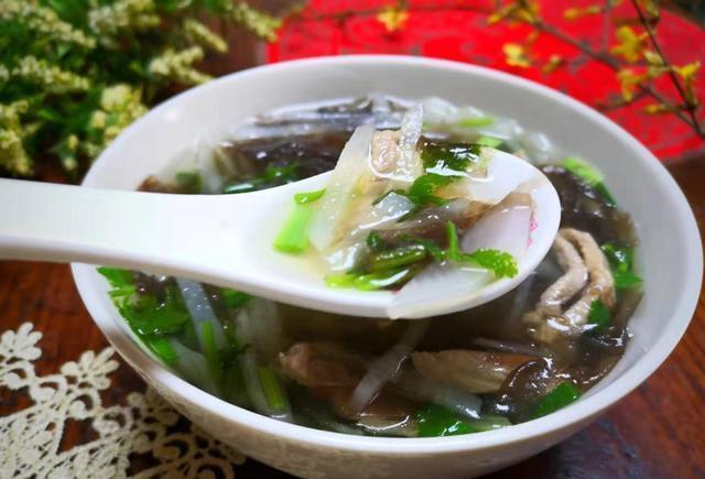 快来学做这个汤，营养健康，润肺养胃，简直是大补汤！