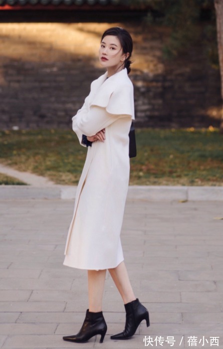 搭配|冬天想不到穿什么?要不试试“大衣+低跟靴”,显高显瘦还精致!