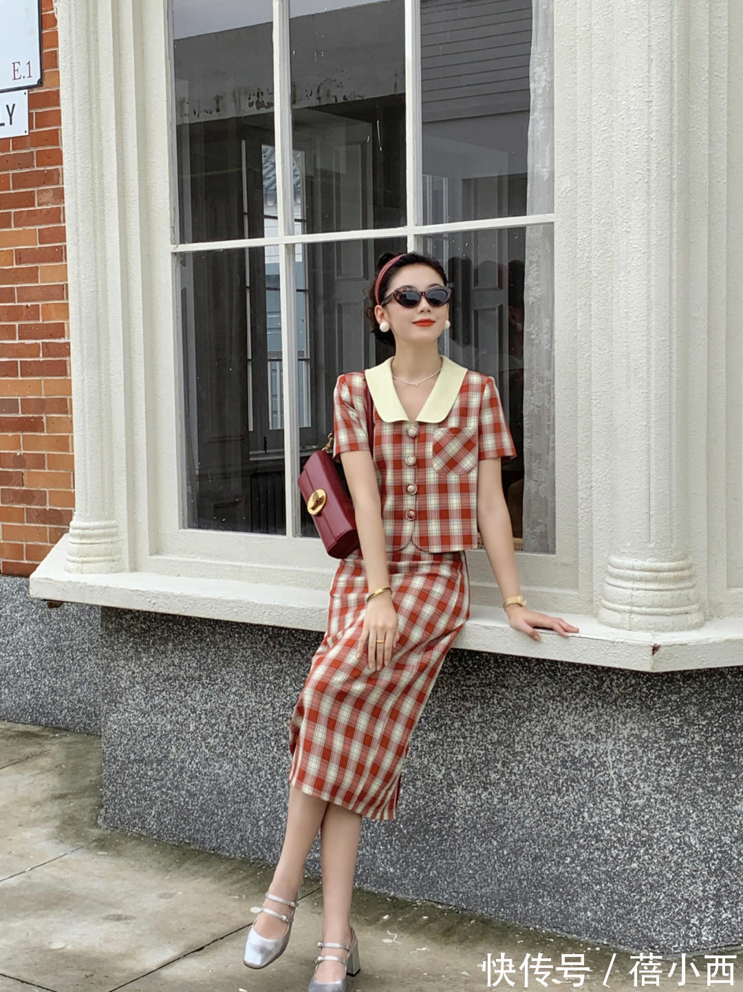 穿搭|夏末初秋如何穿才时髦?学这位博主的复古穿搭造型,瞬间展现魅力