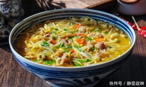 我家饭桌上一年到头都有这道菜,焯个水煮一煮,六七分钟就上桌