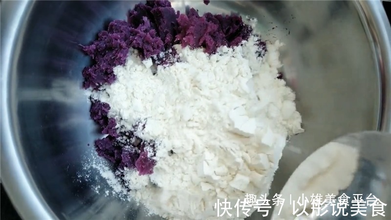 做早餐馒头放此物,各个蓬松可口,出锅就吃3个,越嚼越香