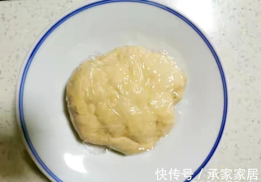 酥脆|炸油条用放酵母吗？教你正确做法，出锅金黄酥脆，凉了也不硬