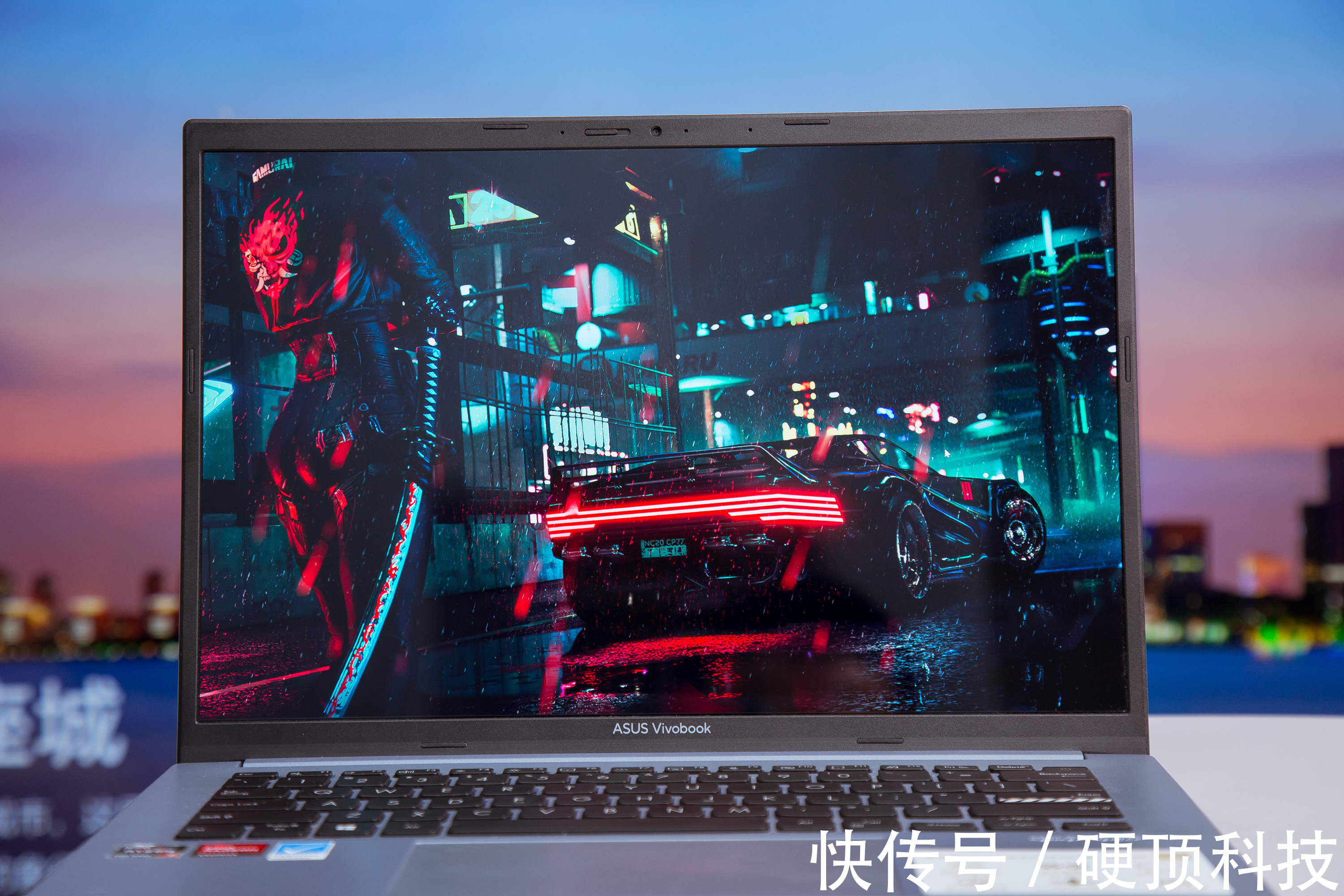 pro14|OLED成未来笔记本圈的主旋律！苹果MacBook也要换上OLED