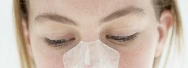 妙招|鼻子上黑头去不掉皮肤科医教你1个妙招,轻轻一抹,黑头全出来